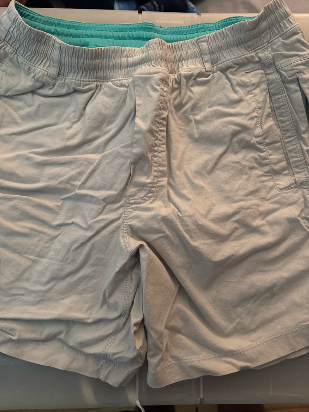 Birddogs Large 7” small stain on front (in picture)
